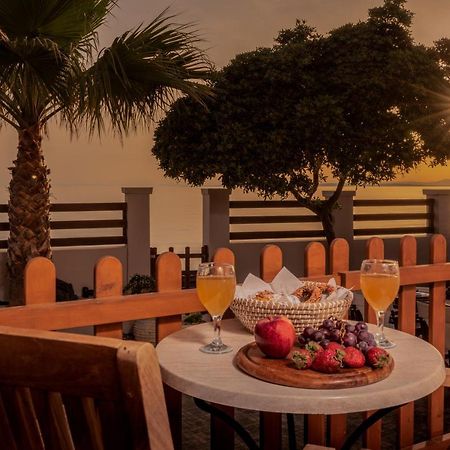 Villa Elizabeth - Seafront Classic Villa! Аргаси Екстериор снимка
