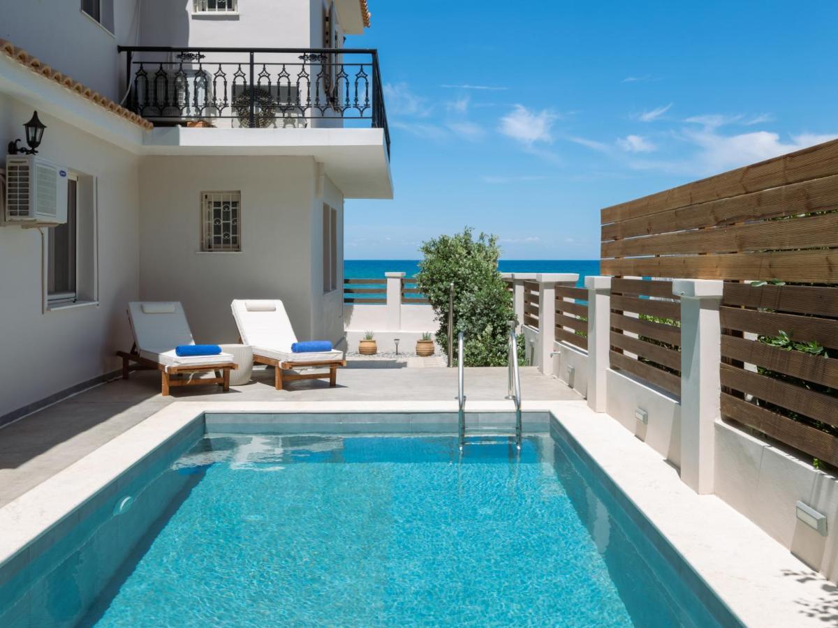 Villa Elizabeth - Seafront Classic Villa! Аргаси Екстериор снимка