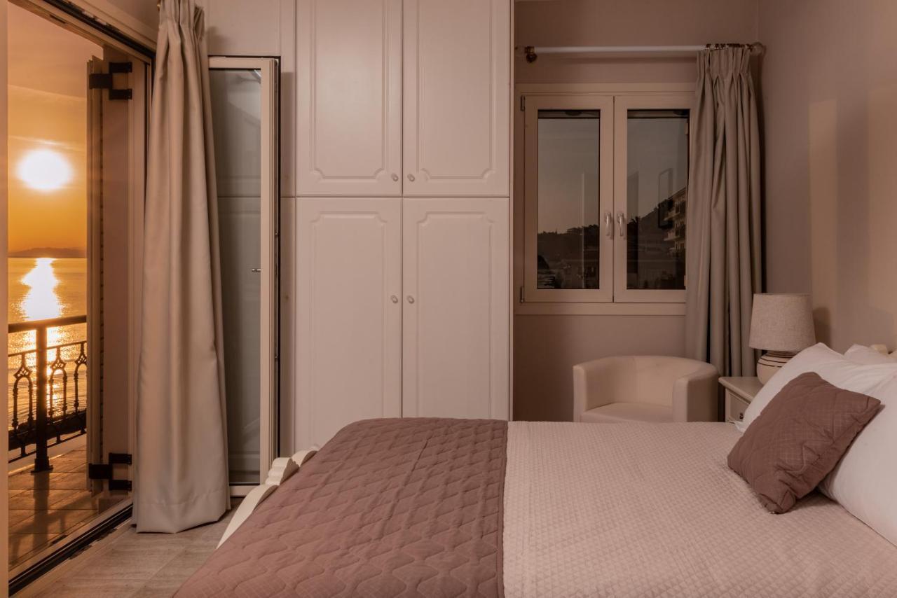 Villa Elizabeth - Seafront Classic Villa! Аргаси Екстериор снимка