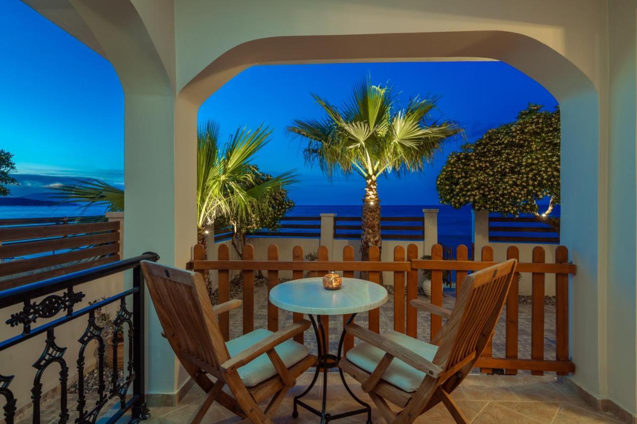 Villa Elizabeth - Seafront Classic Villa! Аргаси Екстериор снимка